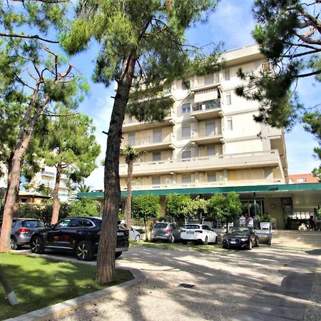 Hotel Pineta San Benedetto del Tronto Kültér fotó