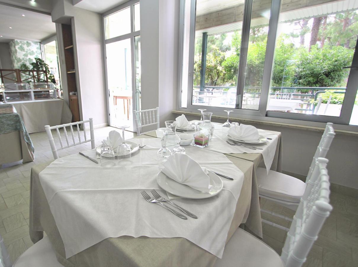 Hotel Pineta San Benedetto del Tronto Kültér fotó