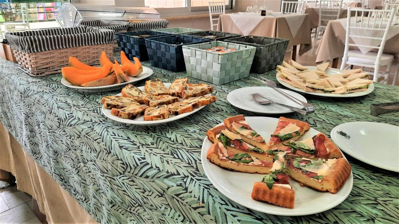 Hotel Pineta San Benedetto del Tronto Kültér fotó