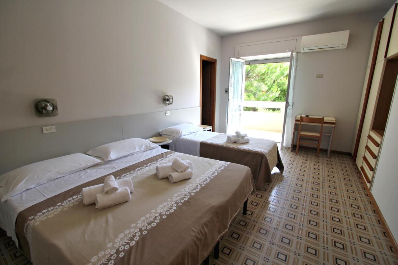 Hotel Pineta San Benedetto del Tronto Kültér fotó