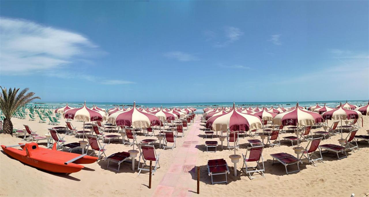 Hotel Pineta San Benedetto del Tronto Kültér fotó