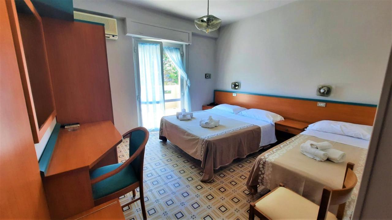 Hotel Pineta San Benedetto del Tronto Kültér fotó