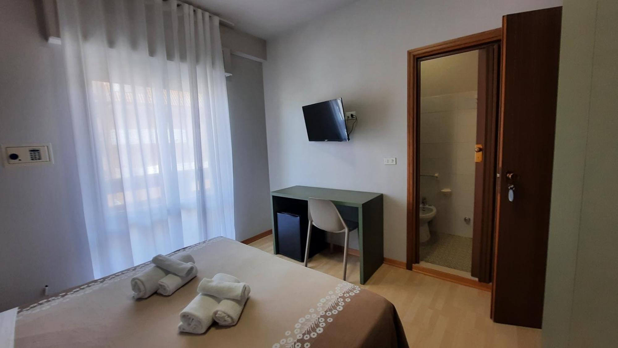 Hotel Pineta San Benedetto del Tronto Kültér fotó